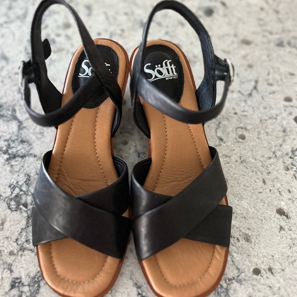 Söfft Shoes - Söfft black leather sandals, new with box , never worn 6.5 M